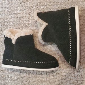 Cozy warm Gaahuu boot slippers size S 5/6